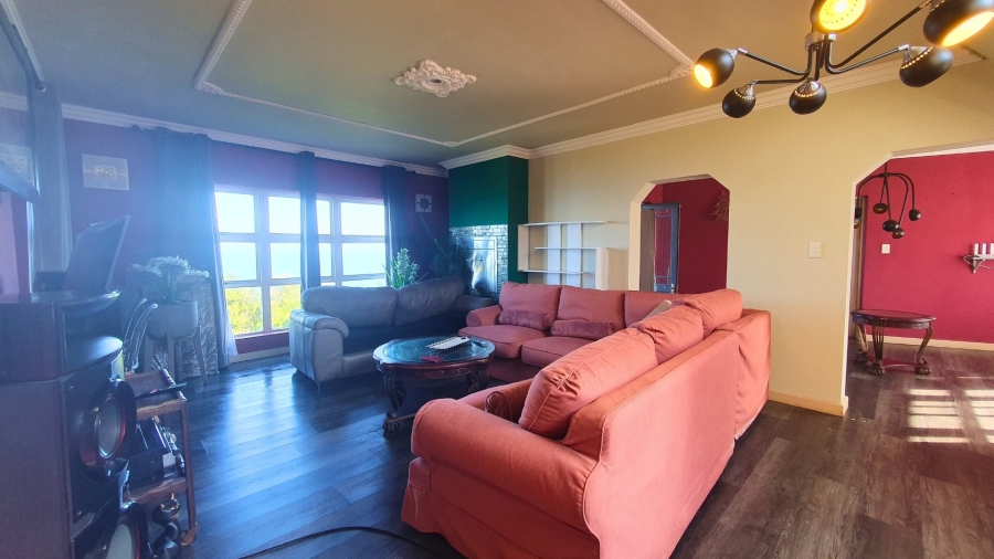 5 Bedroom Property for Sale in Herolds Bay Western Cape
